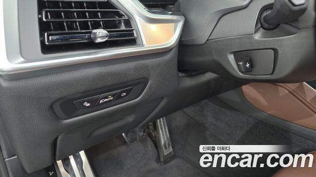 BMW X6 (G06) xDrive40i M Sport 2024 — фото 27