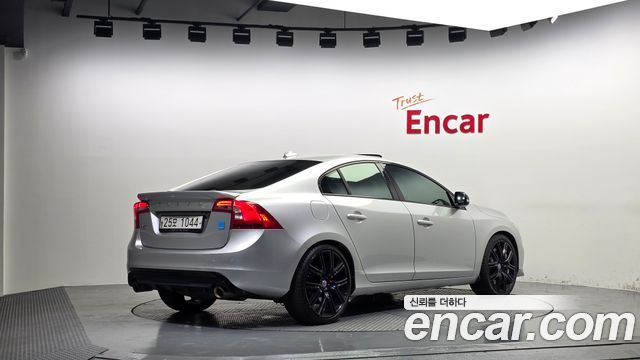 Volvo S60 Polester 2nd 2017 — фото 2