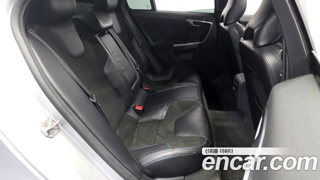 Volvo S60 Polester 2nd 2017 — фото 12