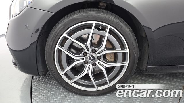 Mercedes-Benz E-Class (W213) E220d 4MATIC AMG Line 2021 — фото 5