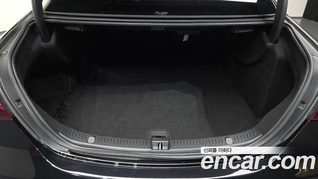 Mercedes-Benz E-Class (W213) E220d 4MATIC AMG Line 2021 — фото 20