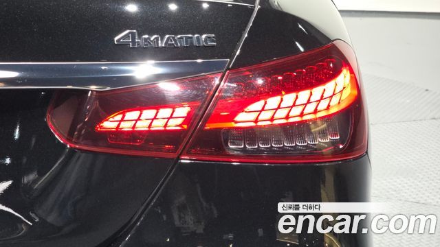 Mercedes-Benz E-Class (W213) E220d 4MATIC AMG Line 2021 — фото 23