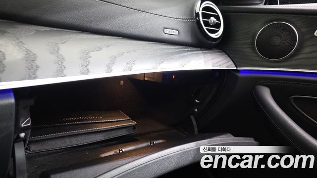 Mercedes-Benz E-Class (W213) E220d 4MATIC AMG Line 2021 — фото 32