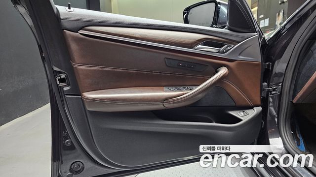 BMW 5 Series (G30) 520d M Sport Package Plus 2018 — фото 24