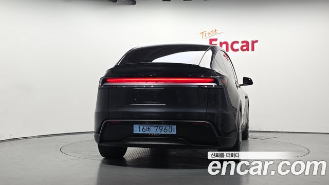 Tesla Model Y L Long Range AWD 2026 — фото 4