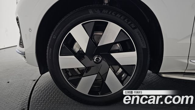 Volvo XC60 (II) T8 Ultra Bright 2025 — фото 5