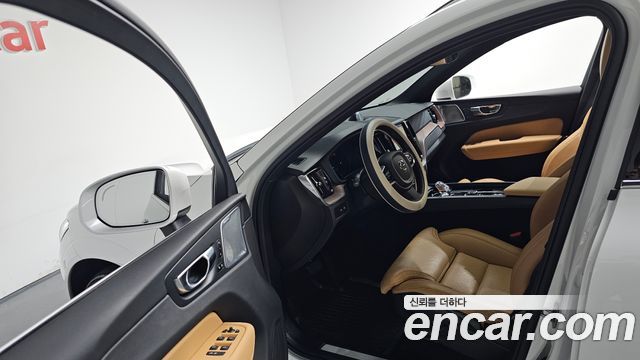 Volvo XC60 (II) T8 Ultra Bright 2025 — фото 10