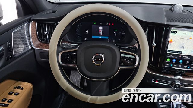 Volvo XC60 (II) T8 Ultra Bright 2025 — фото 13