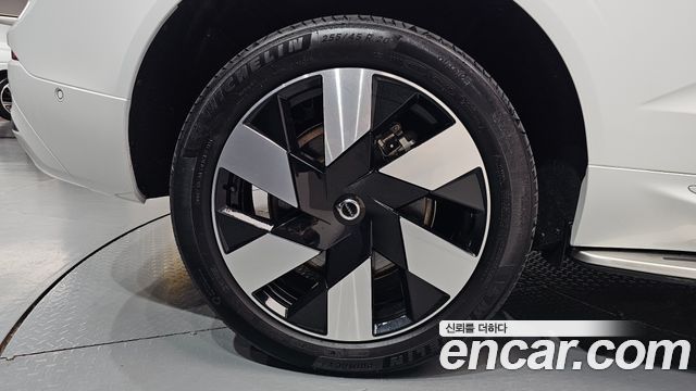 Volvo XC60 (II) T8 Ultra Bright 2025 — фото 21