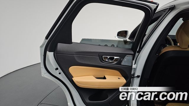 Volvo XC60 (II) T8 Ultra Bright 2025 — фото 25
