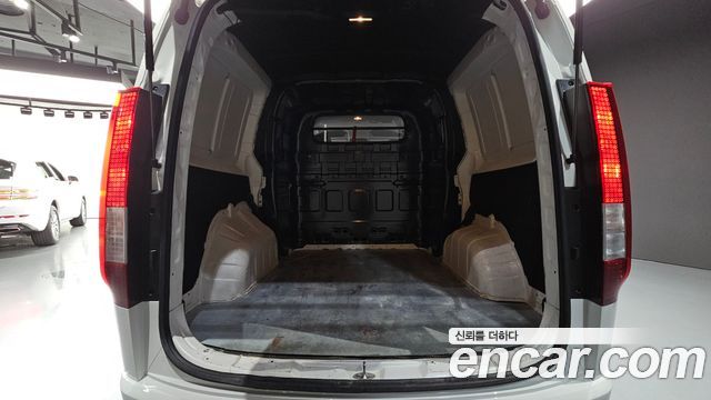 Hyundai Staria Cargo 5-Seater Modern 2022 — фото 20