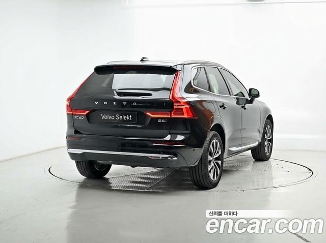 Volvo XC60 (II) B6 Ultimate Bright 2024 — фото 2
