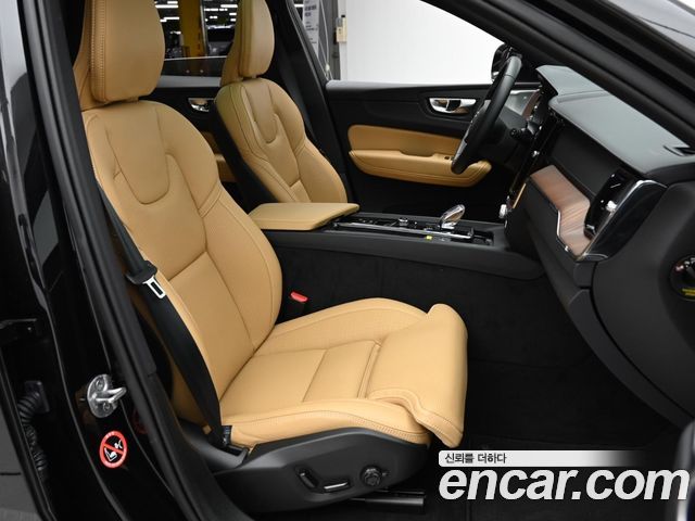 Volvo XC60 (II) B6 Ultimate Bright 2024 — фото 10
