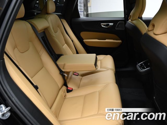 Volvo XC60 (II) B6 Ultimate Bright 2024 — фото 16