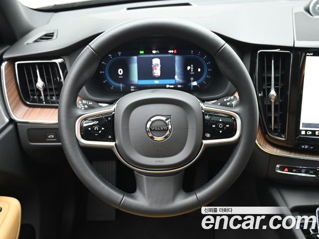 Volvo XC60 (II) B6 Ultimate Bright 2024 — фото 17