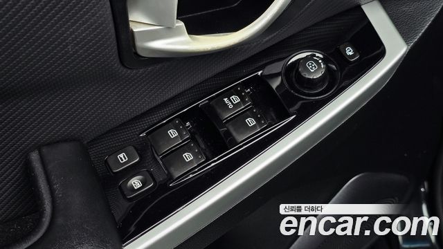 KG Mobility (SsangYong) Style Korando C 2.2 RX 2WD DLX 2017 — фото 19