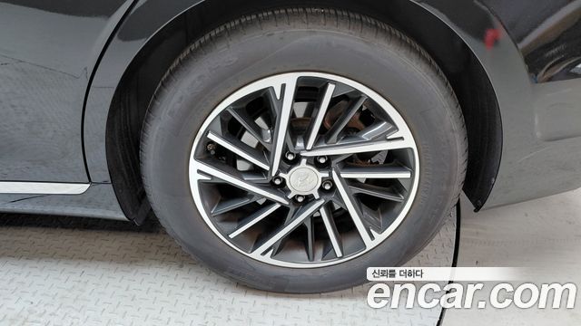Hyundai Grandeur (IG) 2.5 Premium 2023 — фото 21