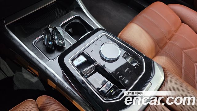 BMW 7 Series (G70) 740d xDrive M Sport 2024 — фото 9