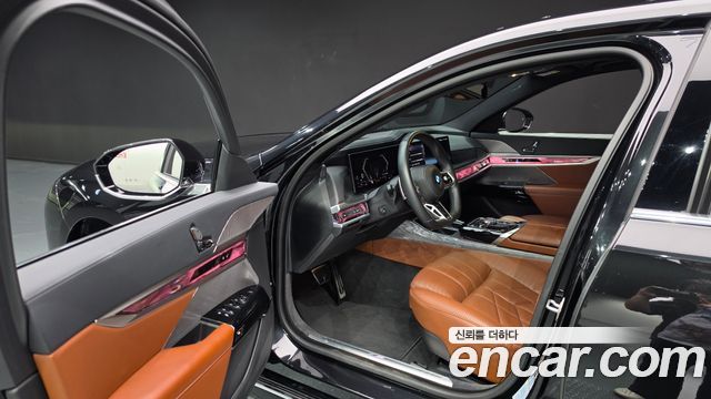 BMW 7 Series (G70) 740d xDrive M Sport 2024 — фото 10