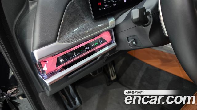 BMW 7 Series (G70) 740d xDrive M Sport 2024 — фото 16