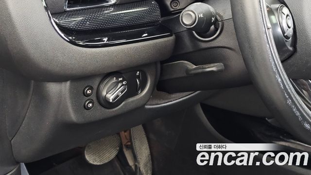 MINI Cooper Clubman High 2nd 2017 — фото 16