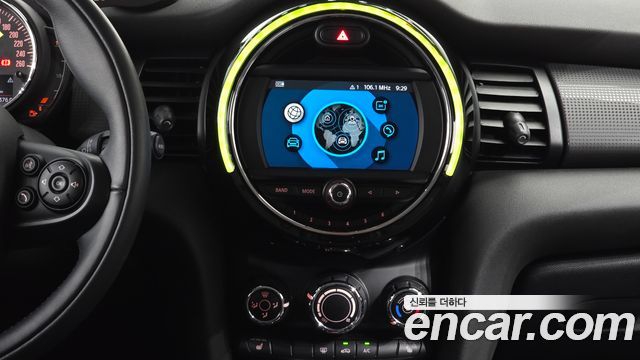 MINI Cooper 5Door Standard 3rd 2020 — фото 18