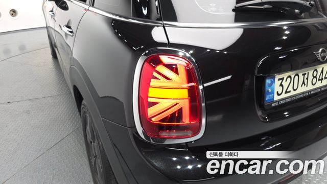 MINI Cooper 5Door Standard 3rd 2020 — фото 29