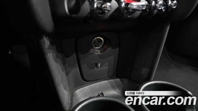 MINI Cooper 5Door Standard 3rd 2020 — фото 32