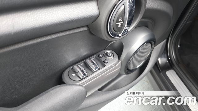 MINI Cooper 5Door Standard 3rd 2020 — фото 36