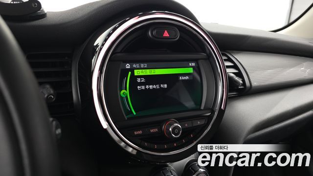 MINI Cooper 5Door Standard 3rd 2020 — фото 38
