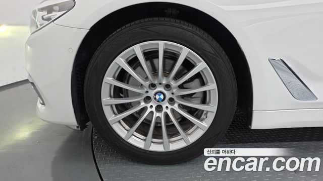 BMW 5 Series (G30) 520i Luxury 2019 — фото 5