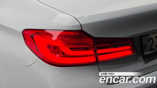 BMW 5 Series (G30) 520i Luxury 2019 — фото 23