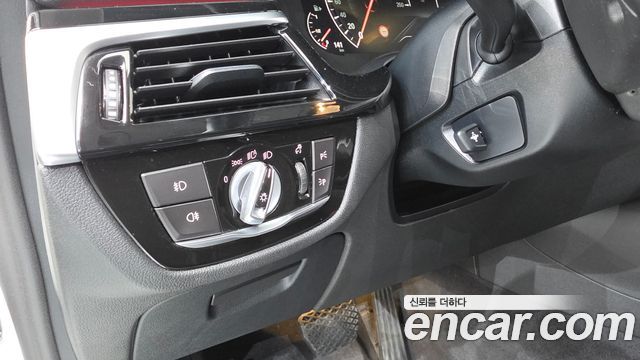 BMW 5 Series (G30) 520i Luxury 2019 — фото 30