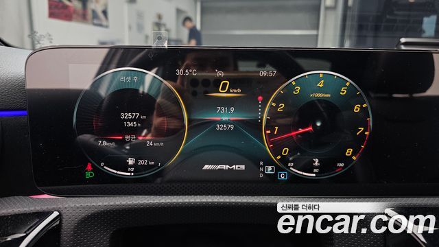 Mercedes-Benz A-Class (W177) AMG A35 4MATIC Sedan 2021 — фото 8