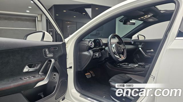 Mercedes-Benz A-Class (W177) AMG A35 4MATIC Sedan 2021 — фото 10