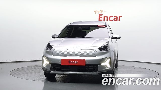 Kia Niro Plus Air 2023 — фото 3