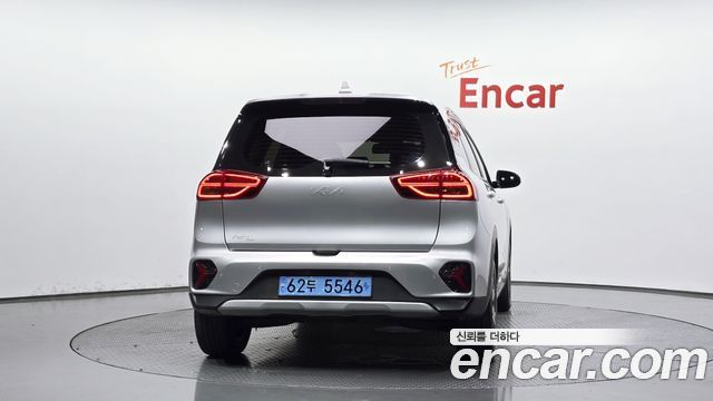 Kia Niro Plus Air 2023 — фото 4