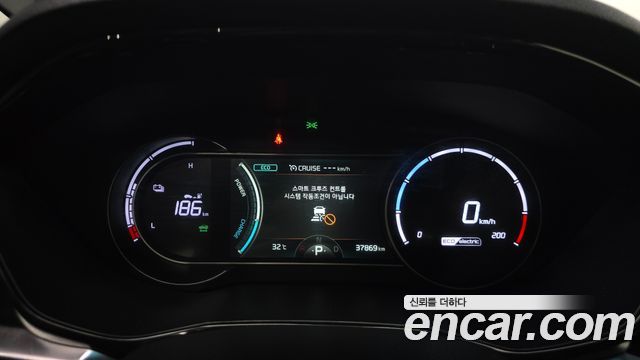 Kia Niro Plus Air 2023 — фото 8