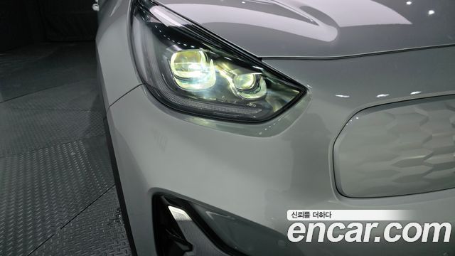 Kia Niro Plus Air 2023 — фото 22