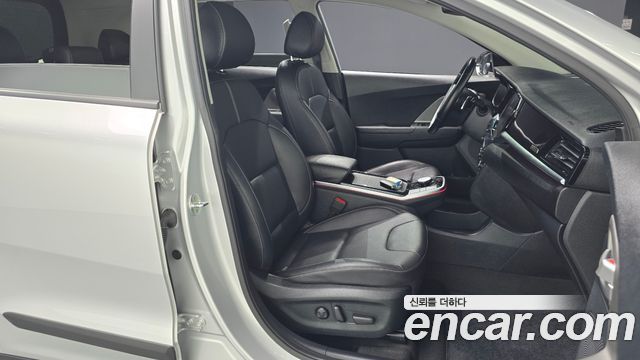 Kia Niro Plus Air 2023 — фото 26