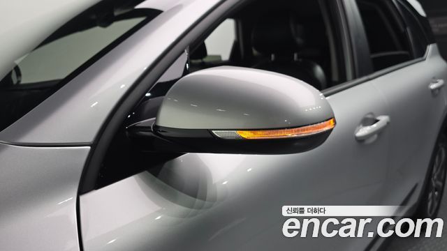 Kia Niro Plus Air 2023 — фото 30