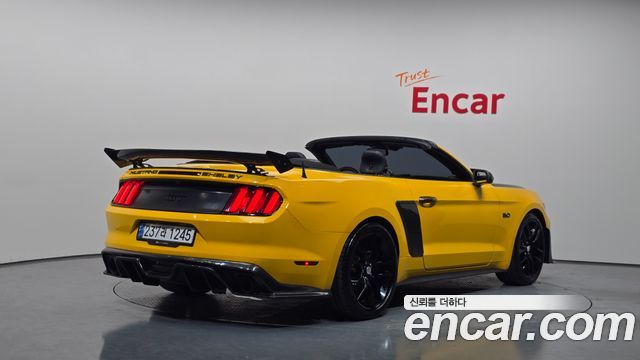 Ford Mustang GT Convertible 2017 — фото 2