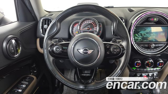 MINI Cooper SD Countryman ALL4 2nd 2017 — фото 14