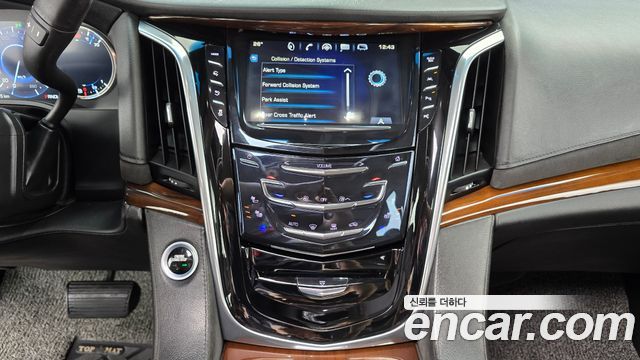 Cadillac Escalade 6.2 4th 2018 — фото 14