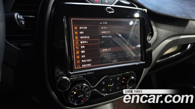 Renault Korea QM3 LE 2017 — фото 20