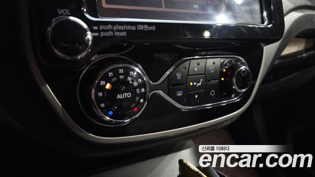 Renault Korea QM3 LE 2017 — фото 39