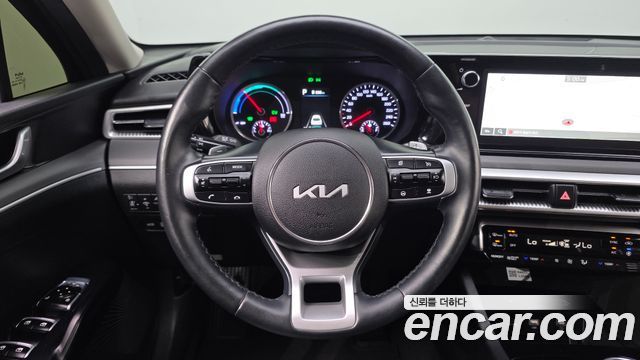 Kia K5 Hybrid (III) Prestige 2023 — фото 13
