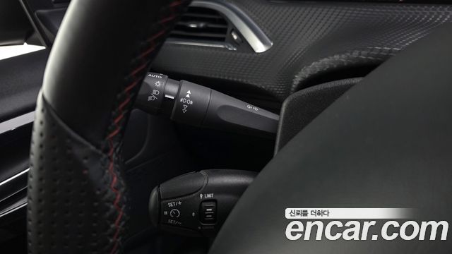 Peugeot 2008 1.5 BlueHDi GT Line 2019 — фото 17