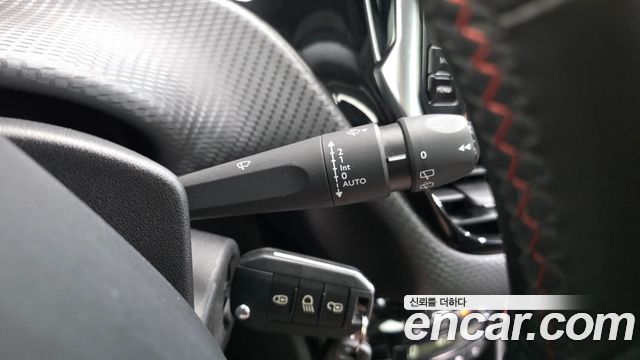 Peugeot 2008 1.5 BlueHDi GT Line 2019 — фото 18