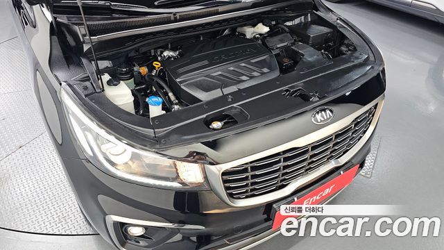 Kia Carnival 9-Seater Prstige 2019 — фото 6